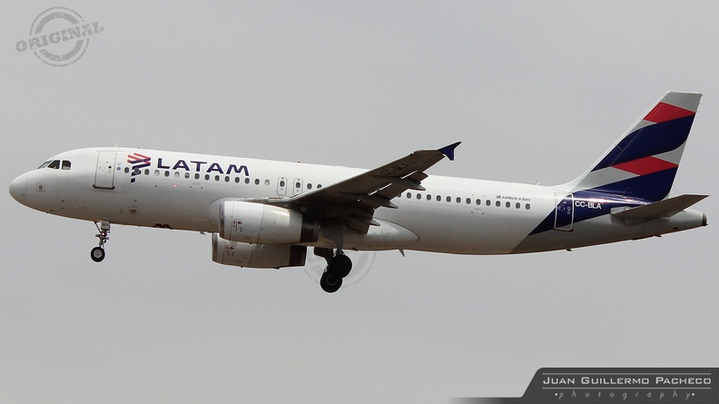 CC-BLA LATAM Airlines Chile Airbus A320-233